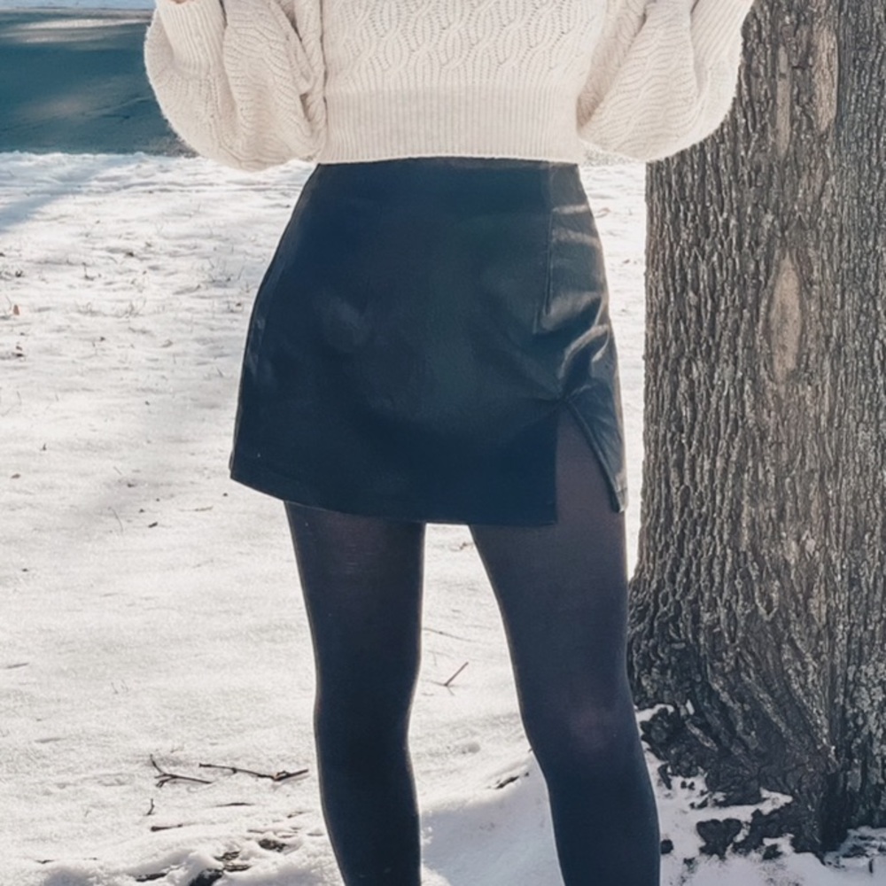 Vici Black Mini Faux Leather Skirt Size Small
